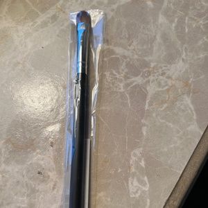 Morphe-M432-Flat Liner Definer Brush